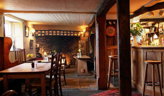 THE KING'S HEAD INN Blendington