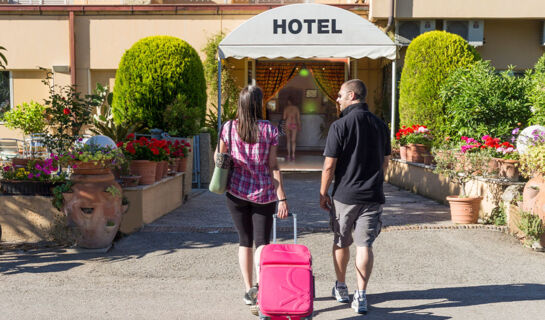 HOTEL LA DARSENA (B&B) Passignano Sul Trasimeno (PG)