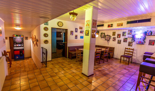 HOTEL UND RESTAURANT NEHRENER HOF (B&B) Nehren