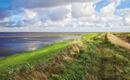 FAMILIEN- & APARTHOTEL STRANDHOF (B&B) Tossens