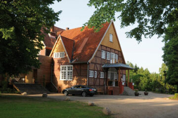 HOTEL WALDHOF AUF HERRENLAND (B&B) Mölln