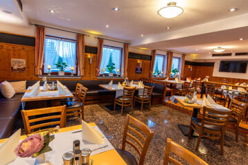 HOTEL UND RESTAURANT NEHRENER HOF (B&B) Nehren